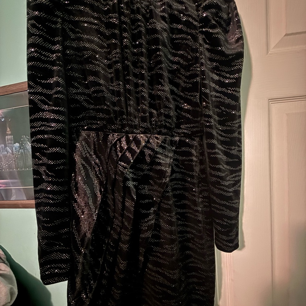 Cache Bodycon long sleeve sparkly dress